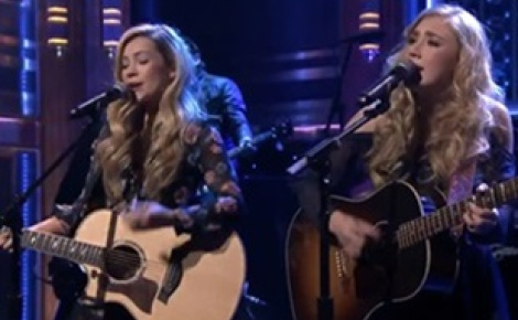 Maddie & Tae